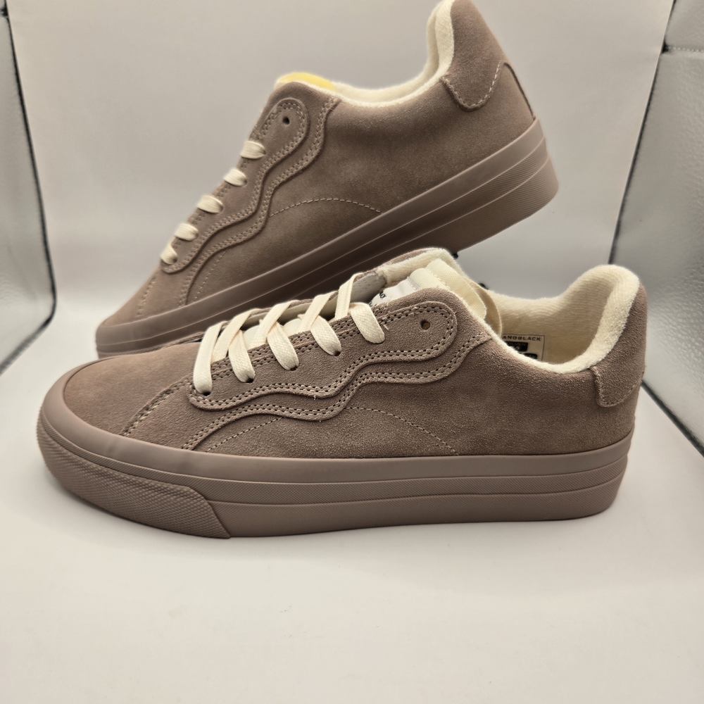 NIB Brandblack No Name suede sneakers in stucco/taupe. Mens 7.5